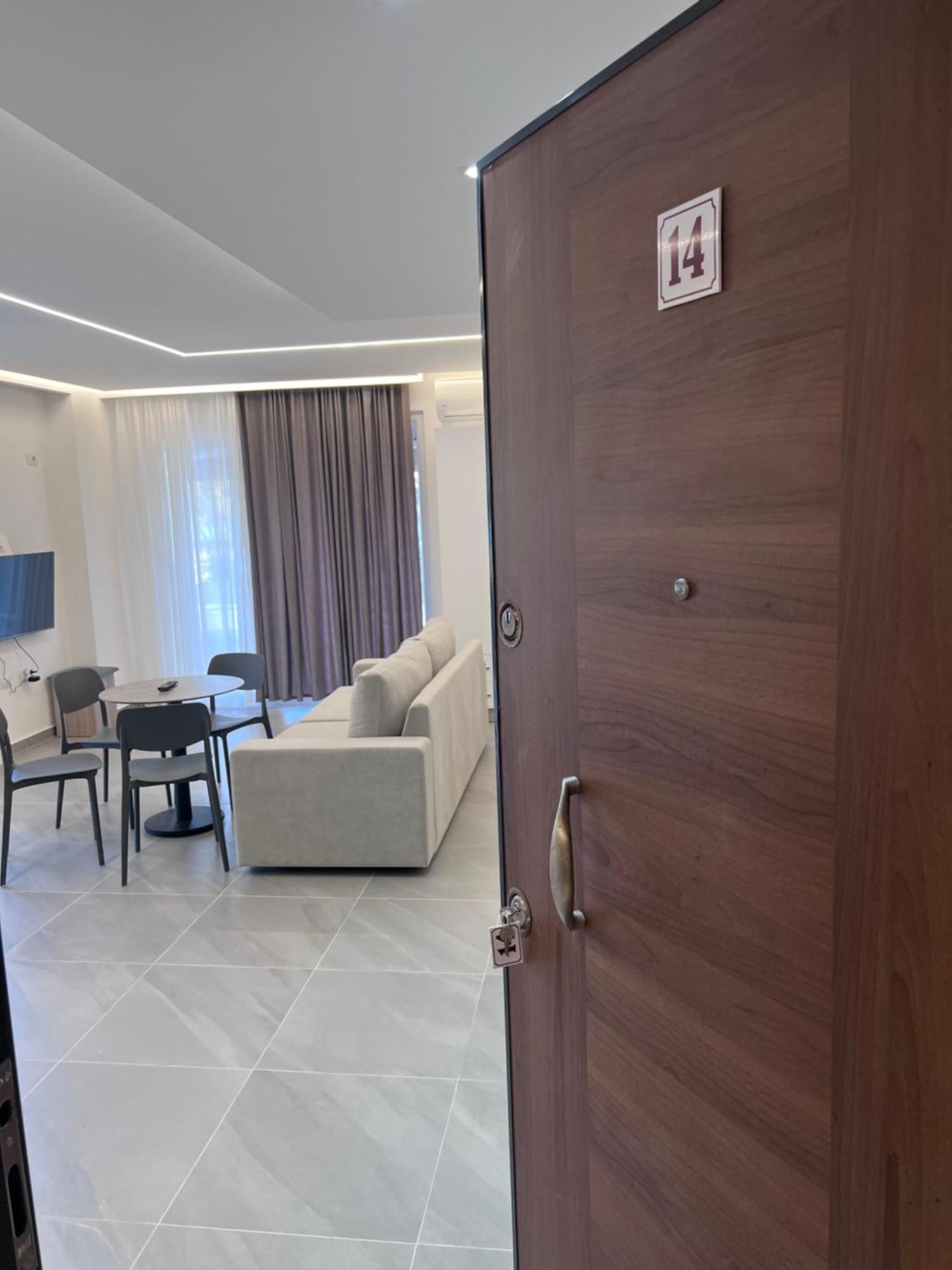 D&D Hotel Shëngjin エクステリア 写真