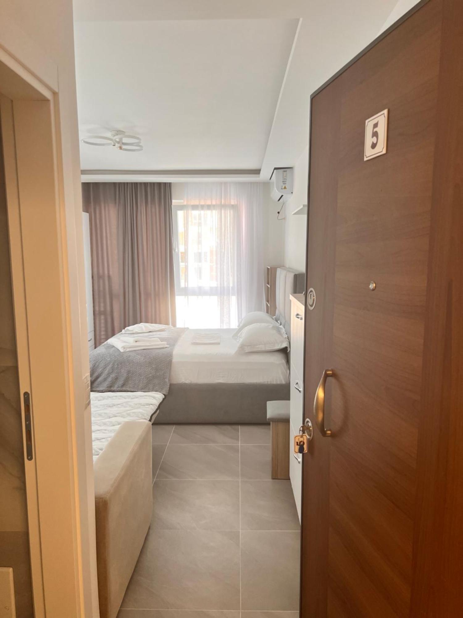 D&D Hotel Shëngjin エクステリア 写真