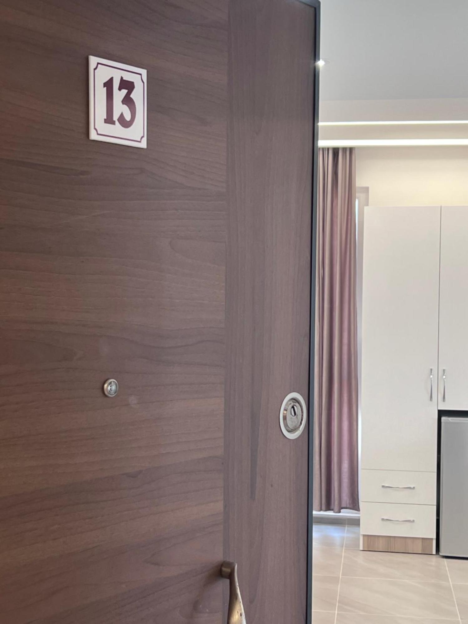 D&D Hotel Shëngjin エクステリア 写真