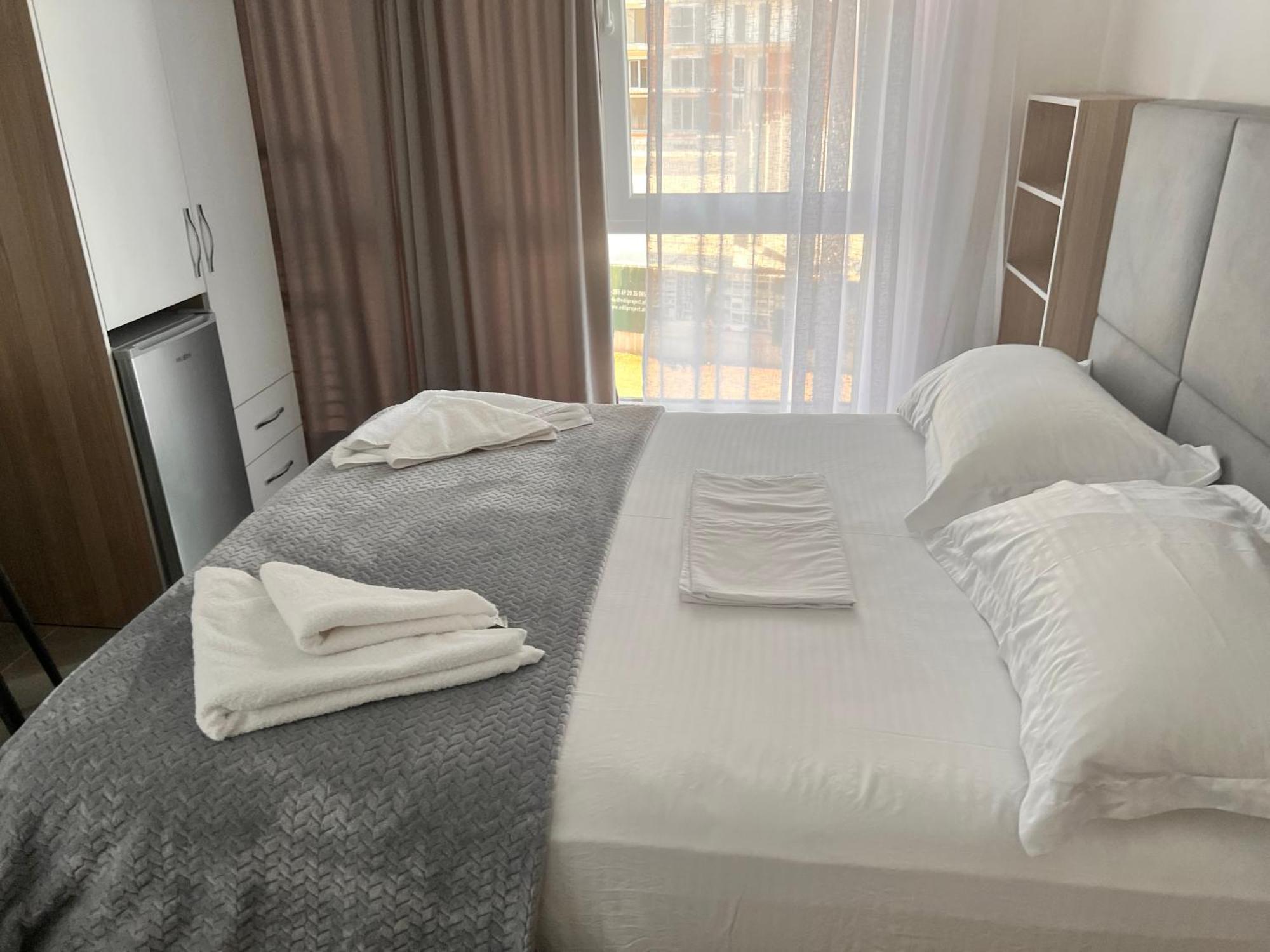 D&D Hotel Shëngjin エクステリア 写真